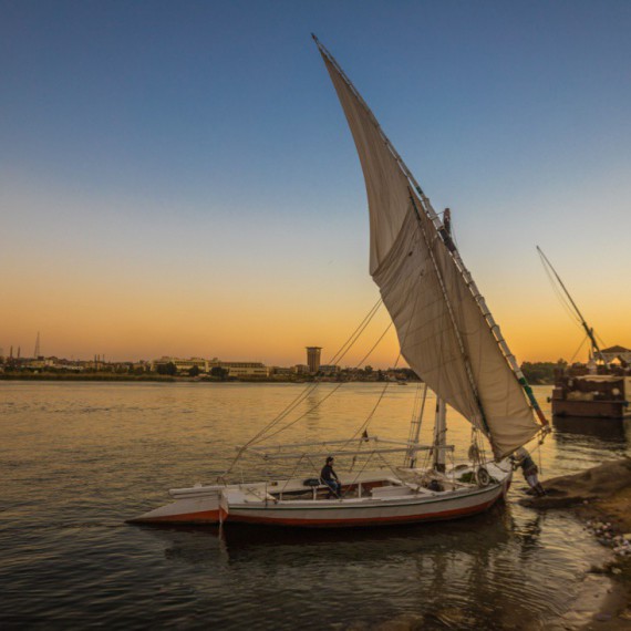 Přístav Abú Simbel.