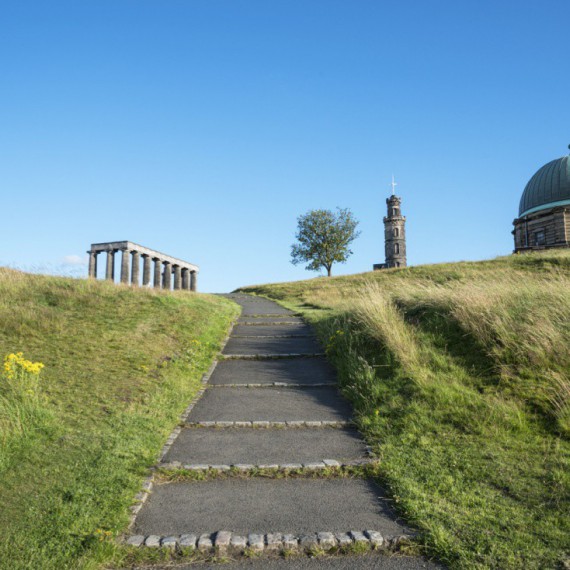 Cesta na kopec Calton.