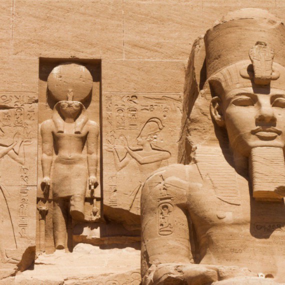 Detail stěny chrámu Ramesse II.