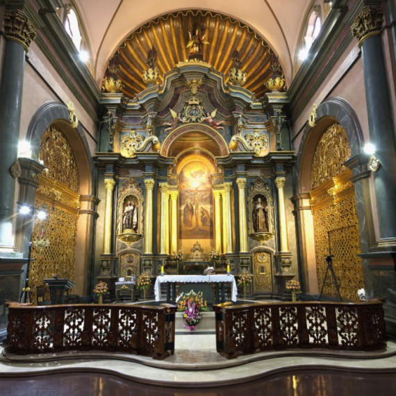 Interiér kostela Las Nazarenas.