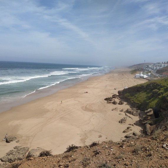 Pláž Plage des Nations.