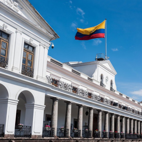 Pohled na Prezidentský palác v Quitu z jiného úhlu.