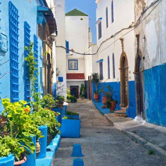 Malebná ulice ve městě Rabat.