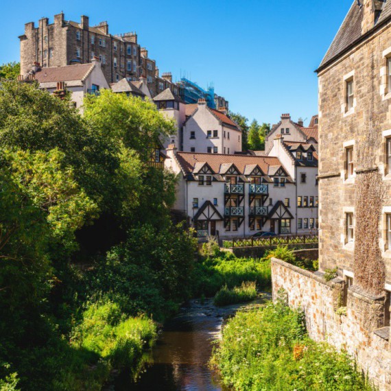 Řeka Water of Leith.