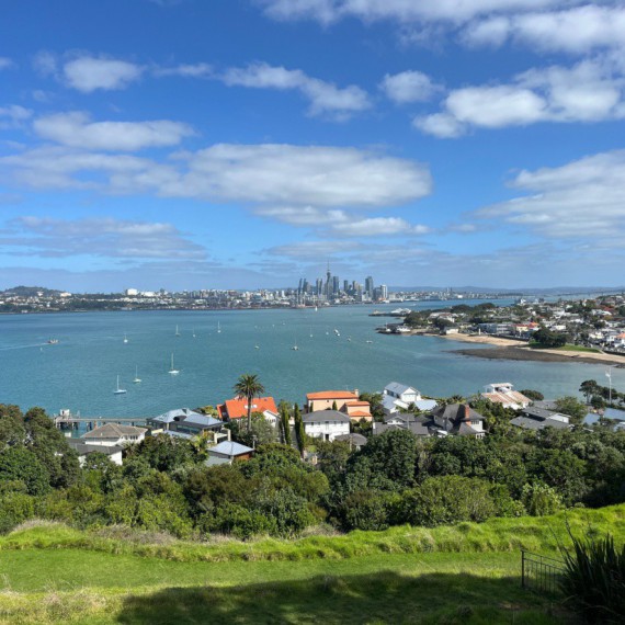 Vesnice Devonport nedaleko Aucklandu.