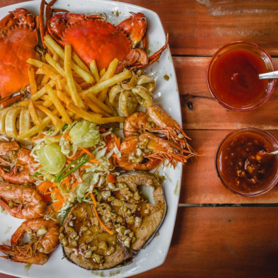 Grilované mořské plody v Trincomalee.