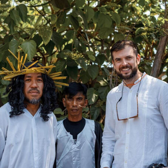 Průvodce CK SEN a Filipínec s trnovou korunou.