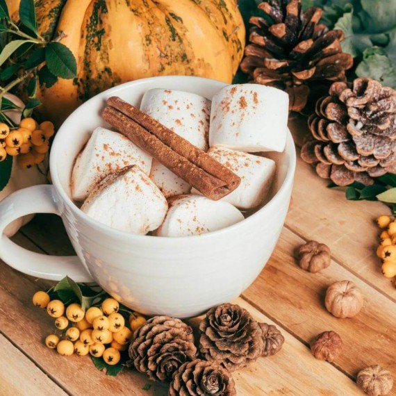 Vánoční mexická horká čokoláda s marshmallows.