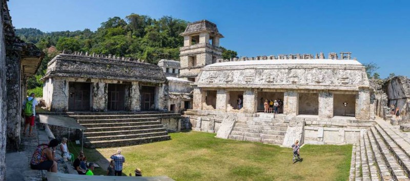 Dominantou starobylého města Palenque je největší stavba Palácio.