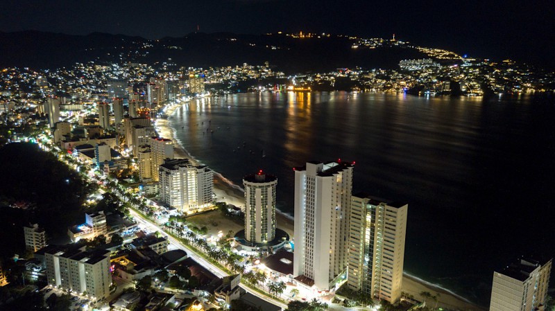 Acapulco v noci.