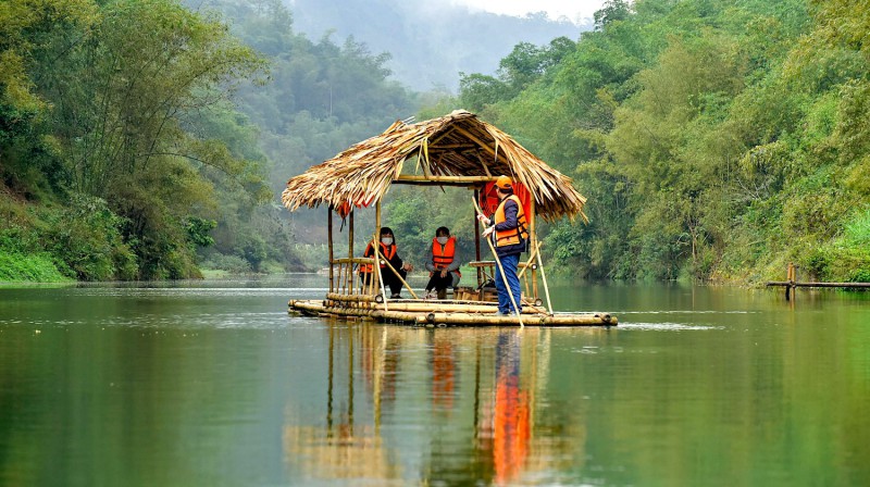 Bamboo rafting na řece Kwai.