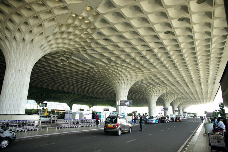 Moderní letiště v Bombaji.