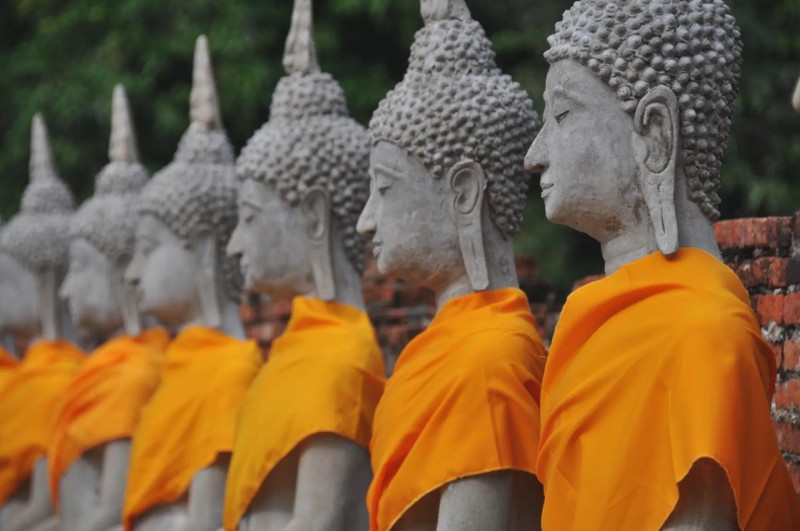 Buddhovy sochy v Ayuthayi.