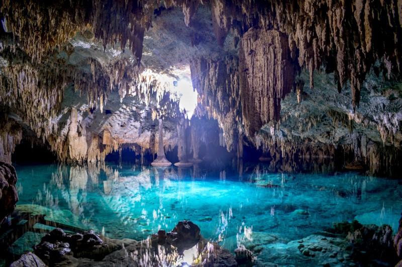 Cenote Caracol.