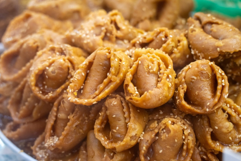 Oblíbený marocký dezert Chebakia.