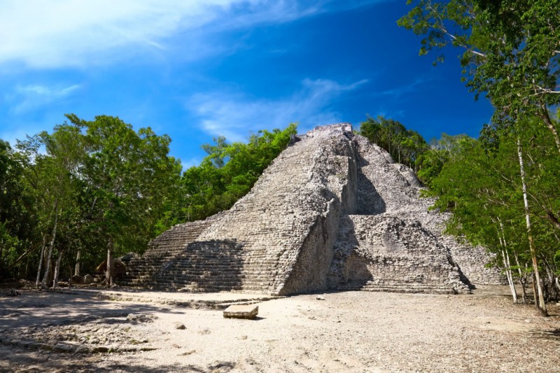 Májská pyramida Coba.