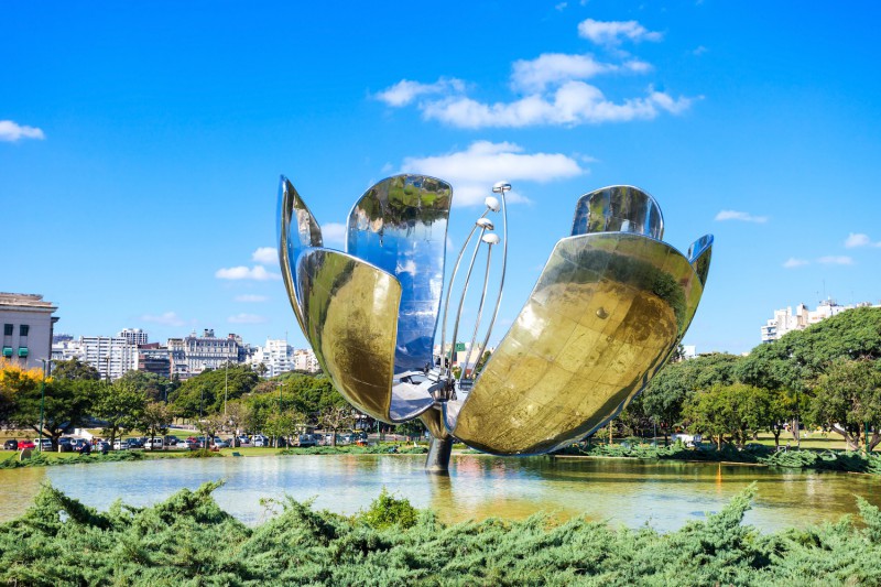 Floralis Generica v Buenos Aires.