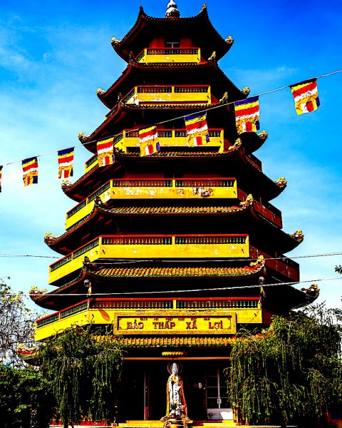 Buddhistická pagoda Giac Lam.
