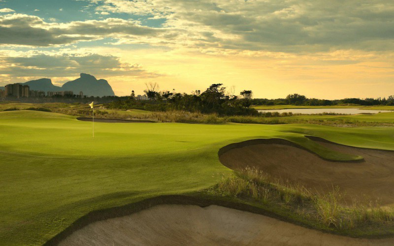 Golf v São Conrado. Selarónove schody v centru Rio de Janeiro. -