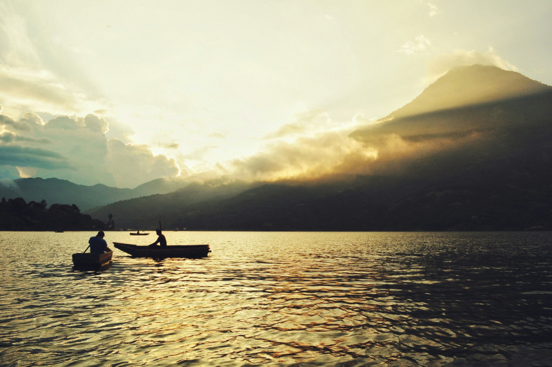 Jezero Atitlán v Guatemale. 