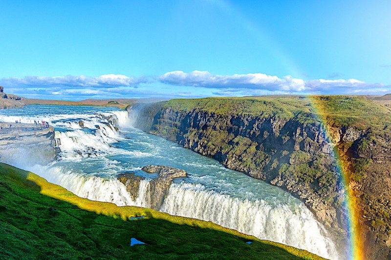 Duha nad vodopádem Gullfoss.