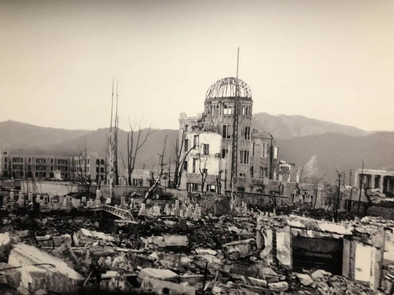Hirošima po výbuchu atomové bomby.