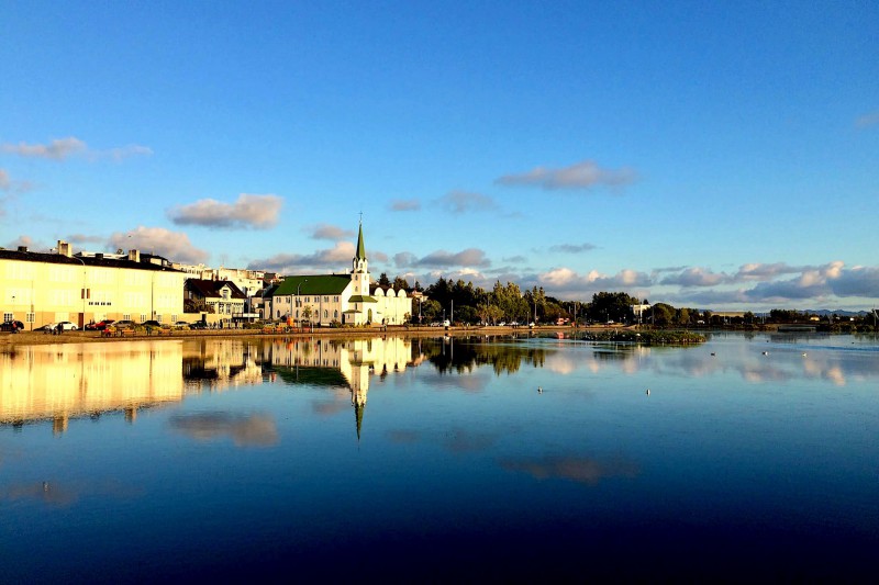 Jezero Tjörnin.