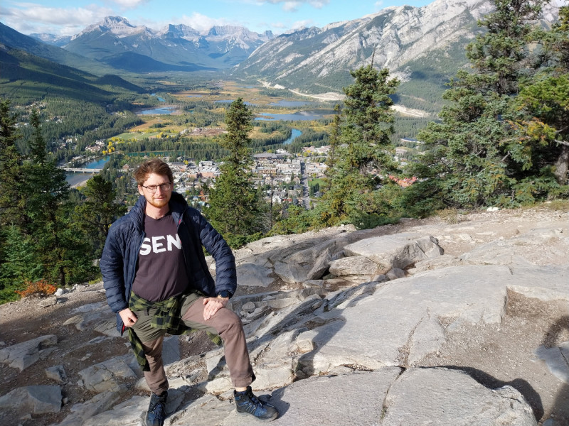 Výhled na město Banff a řeku Bow.