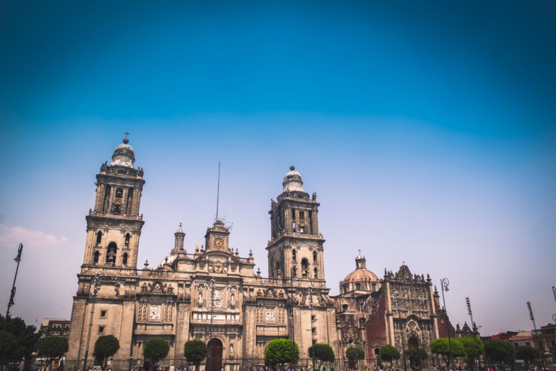 Metropolitní katedrála v Mexico City.