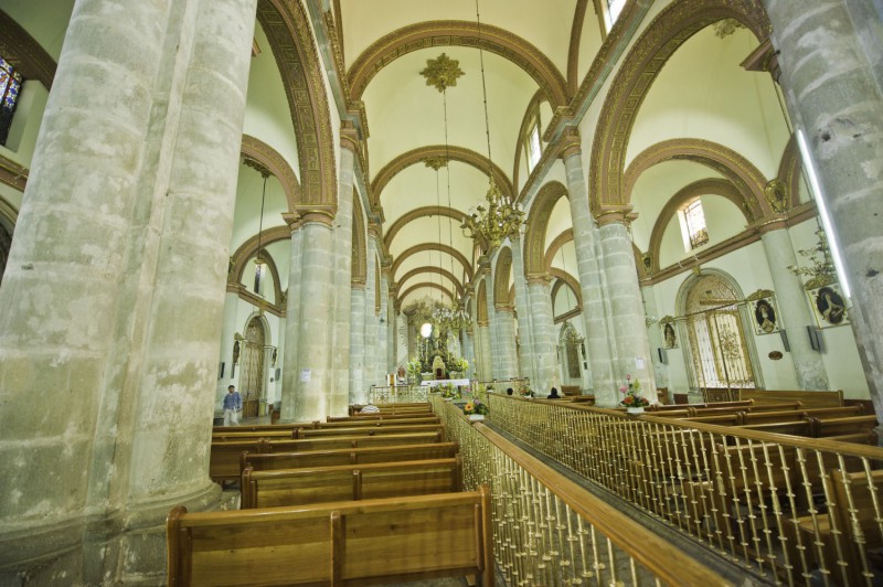 Uvnitř katedrály.