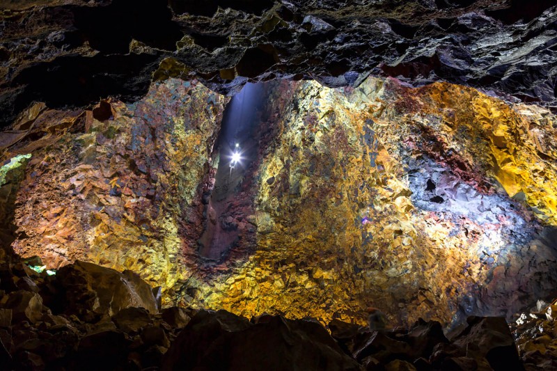 Lava Tunnel/Lávový tunel na Islandu.