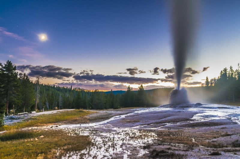 Lone Star Geyser.