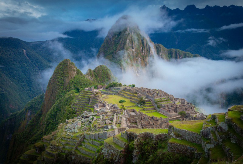 Machu Picchu v mlze.