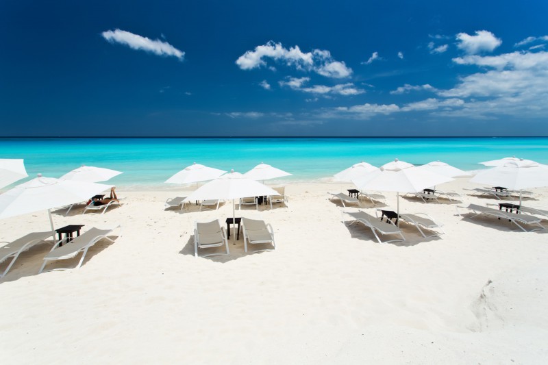 Bělostné pláže Cancúnu lákají k odpočinku.