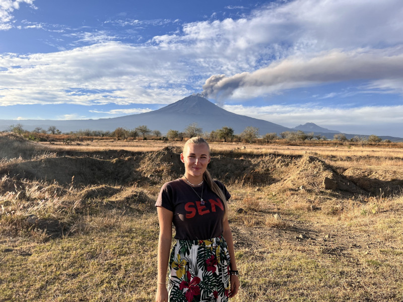 Sopka Popocatépetl v Mexiku – majestátní vulkán s kouřícím kráterem.