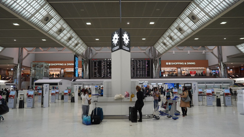 Hala tokijského letiště Narita.