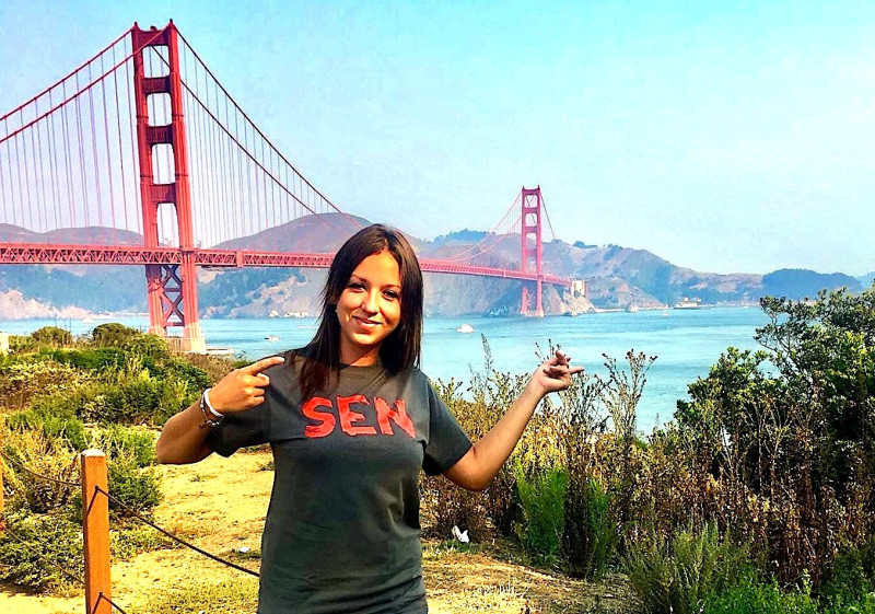 CK SEN u Golden Gate Bridge.