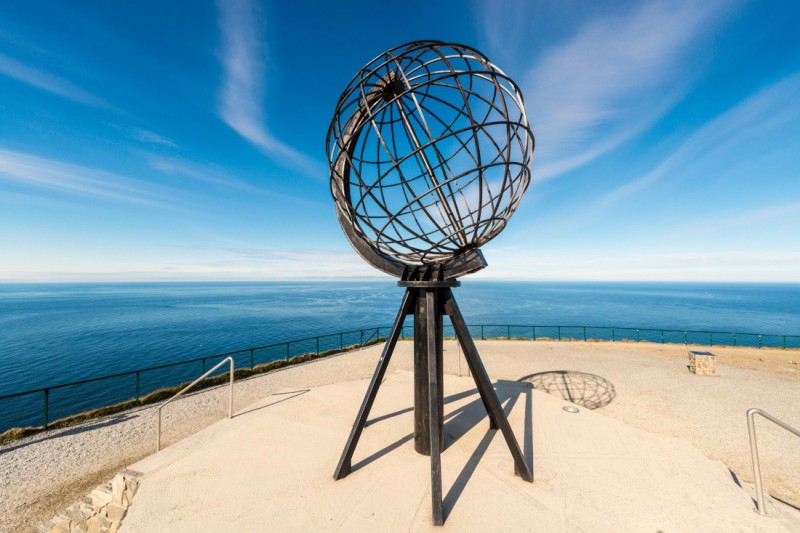 Monument označující nejsevernější místo Evropy.