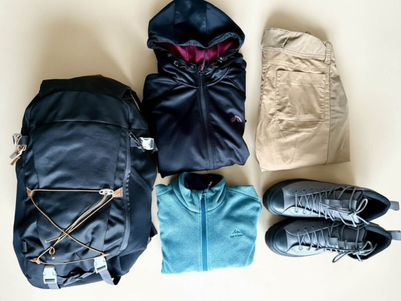 Outdoorová kapsule na cesty.