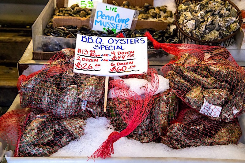 Čerstvé ústřice na Pike Place Market.