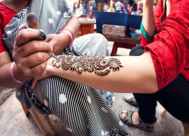Paharganj Market - malování henou.