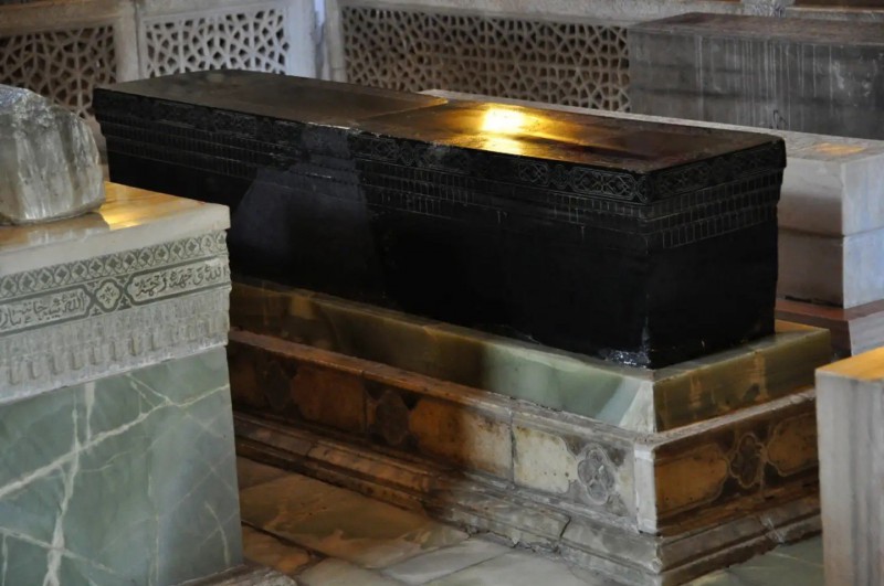 Černá mramorová hrobka Timura Velikého.