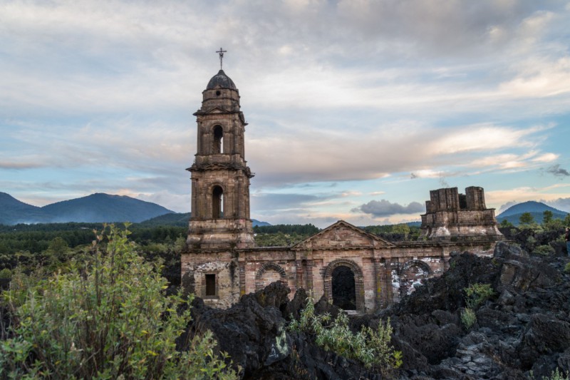 San Juan Parangaricutiro pod sopkou alvador Paricutín.