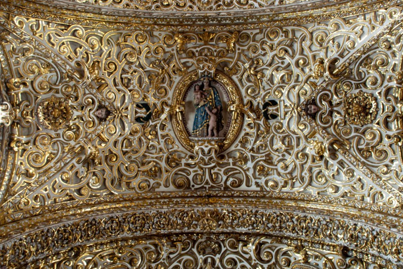 Vnitřek kostela Santo Domingo.