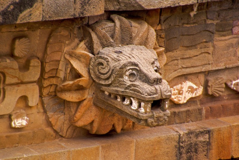 Detail chrámu Quetzalcoatl.