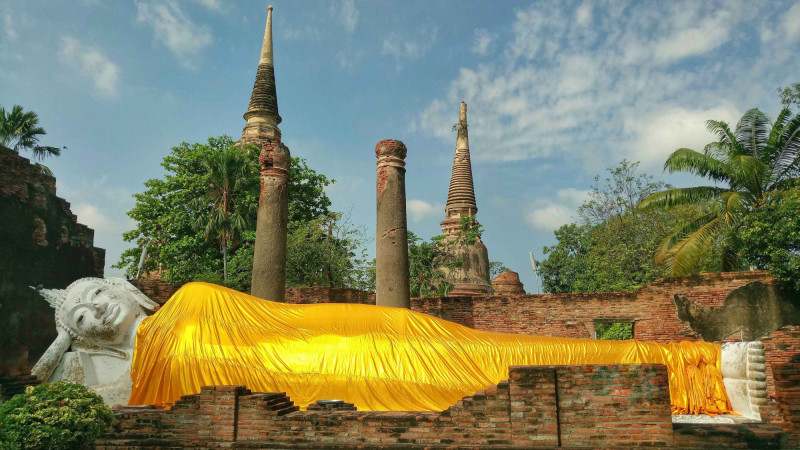 Ležící Buddha v thajské Ayutthaya vás ohromí svojí velikostí. 