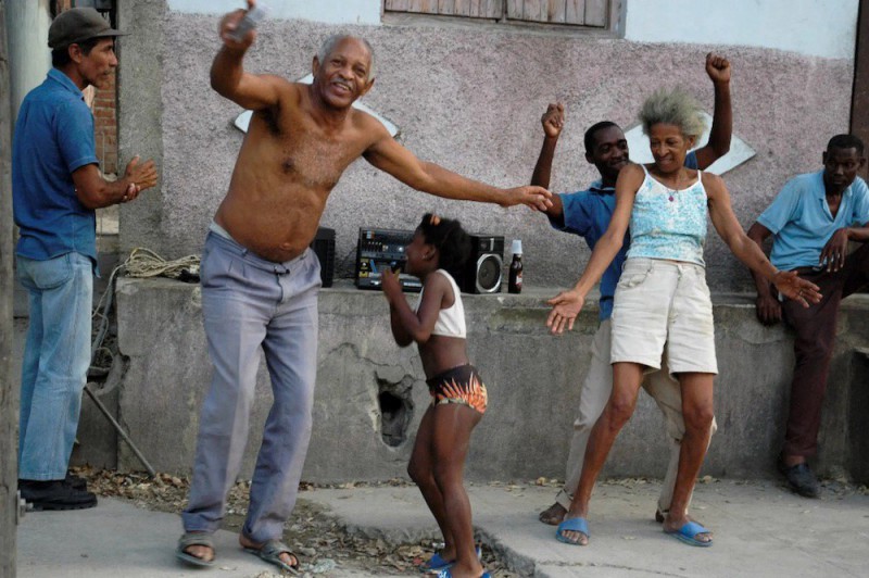 Tancující Kubánci v Trinidadu.