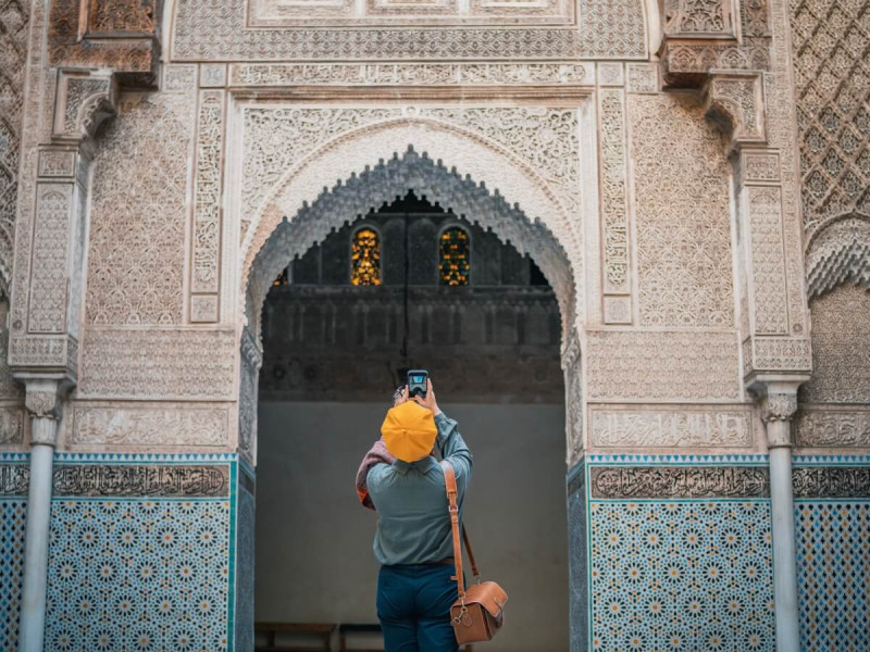 Ukázka vhodného oblečení při návštěvě památek