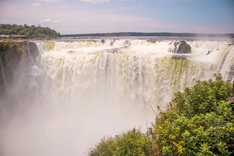 Mohutné vodopády Iguazu.