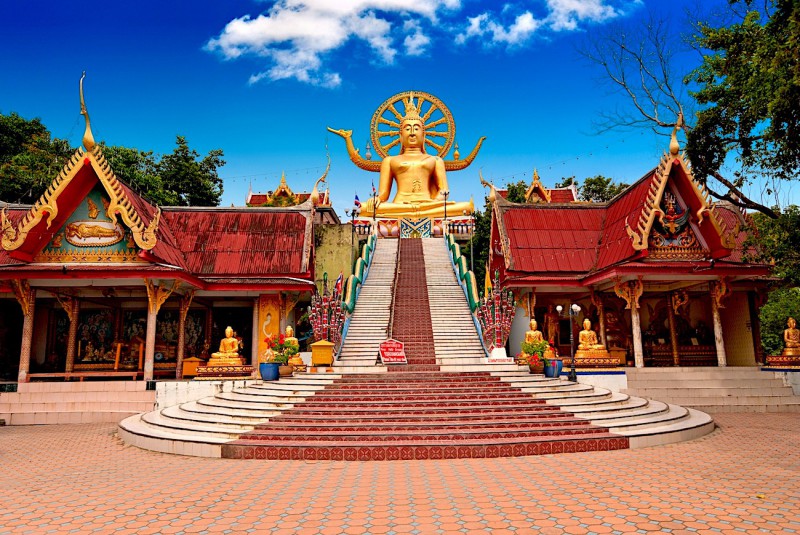 Wat Phra Yai.